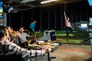 Topgolf Teamevent am Abend